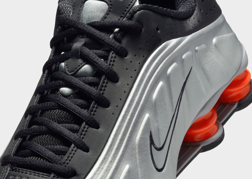 Nike Shox R4 image