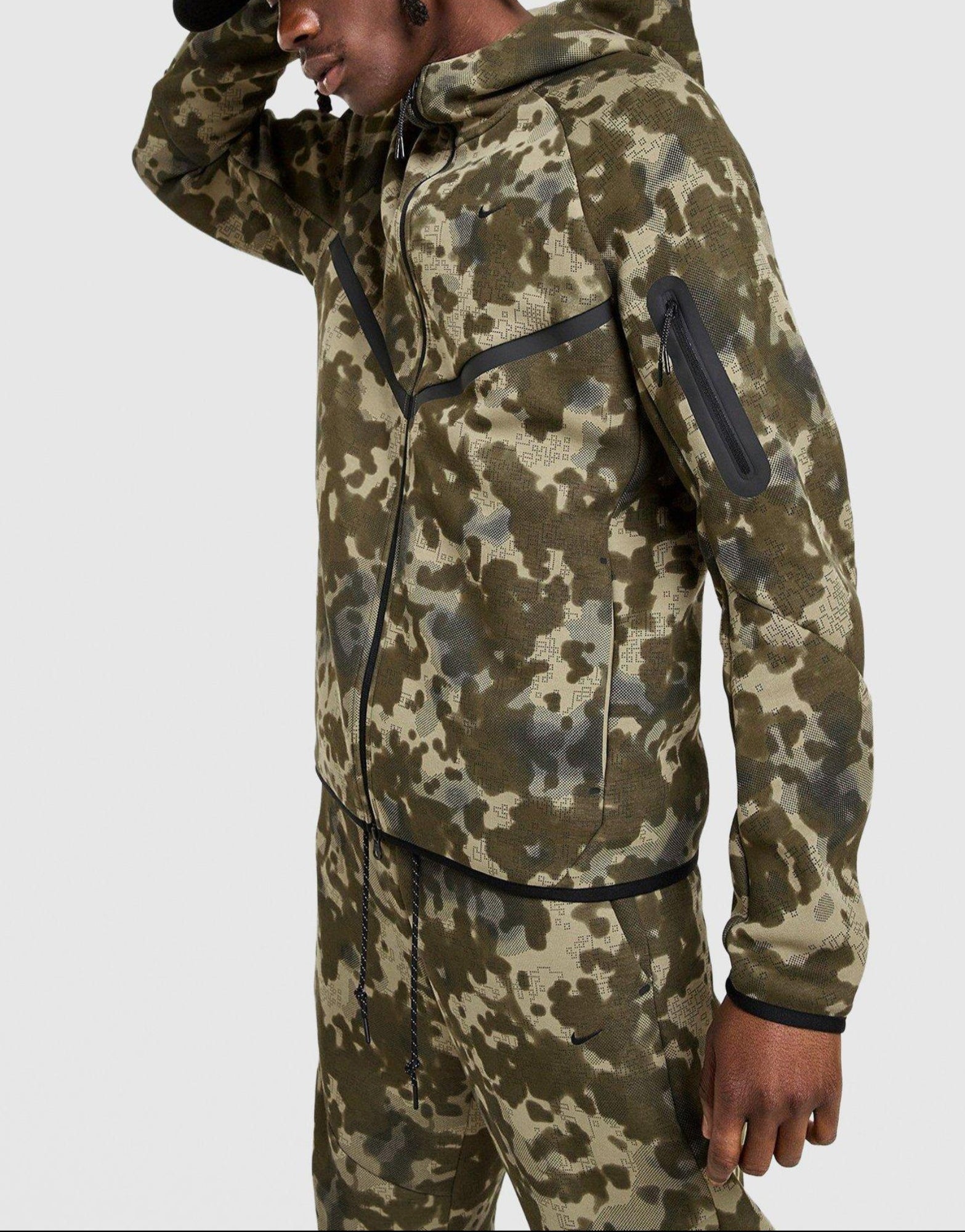 Nike Tech Fleece Hoodie image