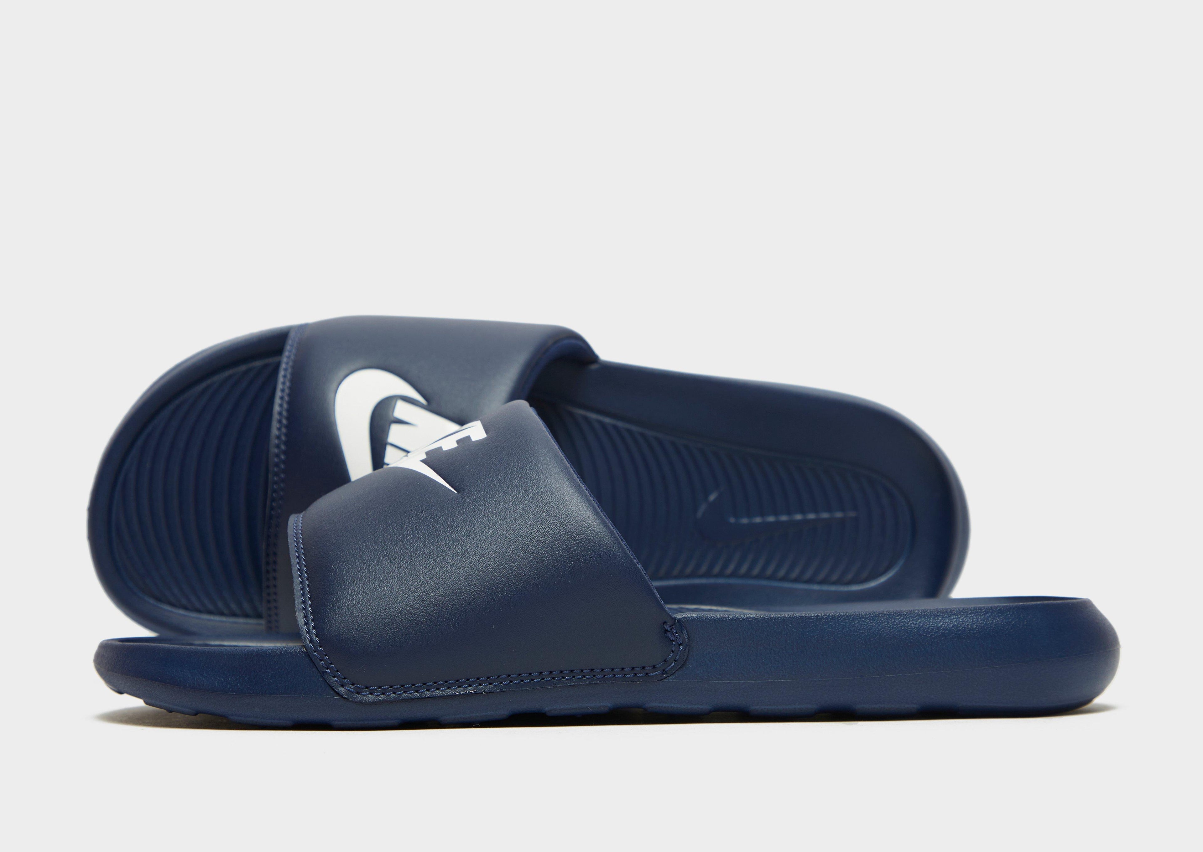 Nike Victori Slide image