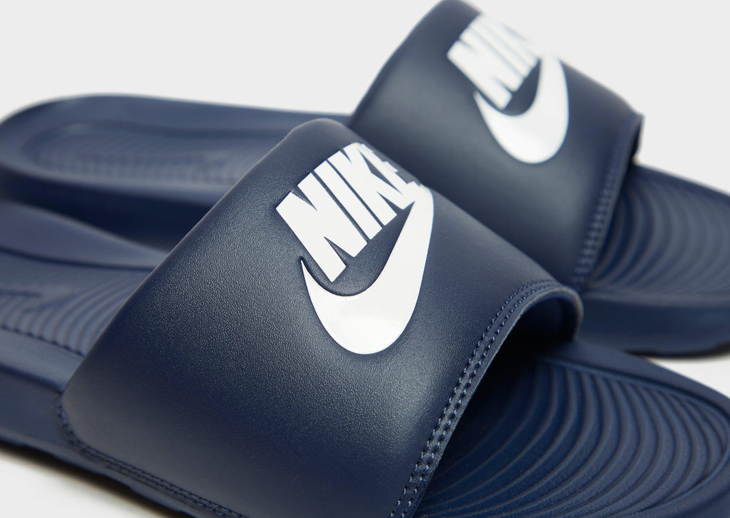 Nike Victori Slide image