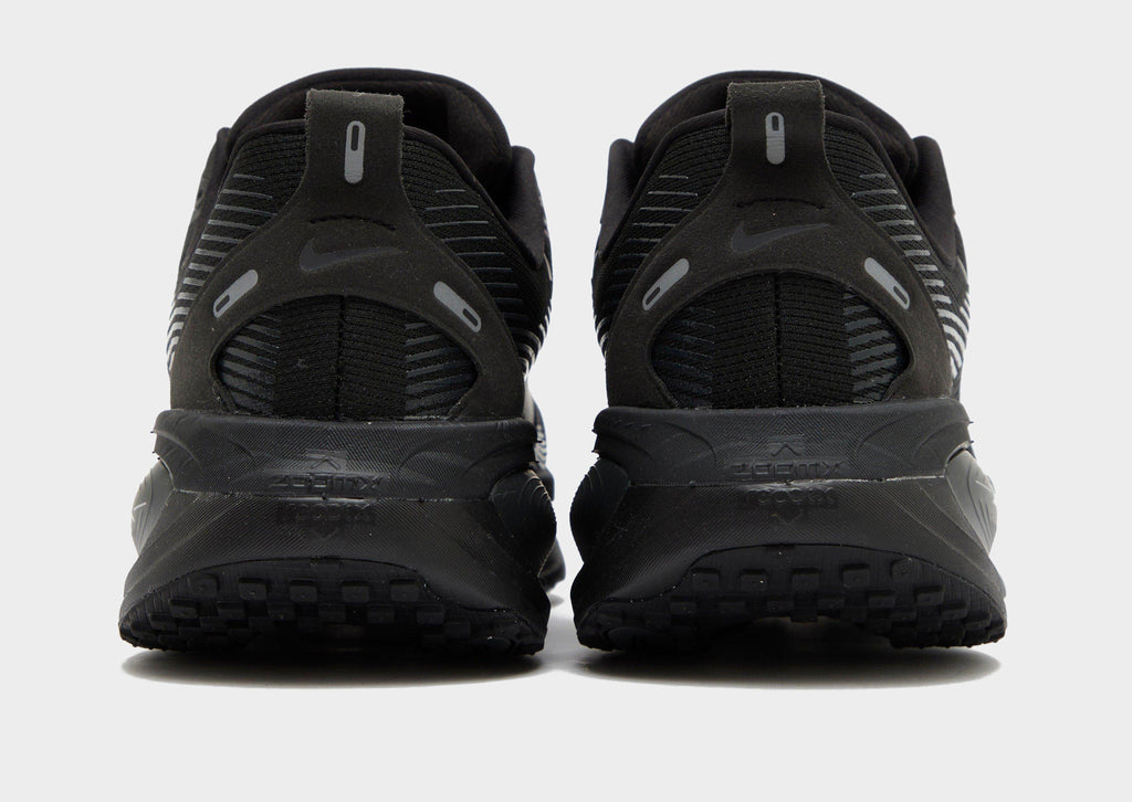 Nike Vomero 18 image