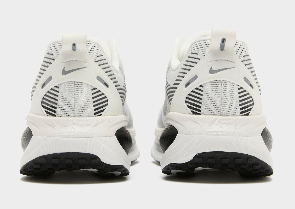 Nike Vomero 18 image