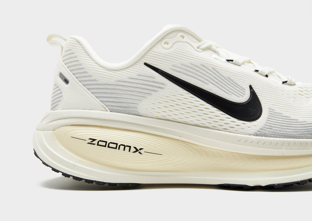 Nike Vomero 18 image