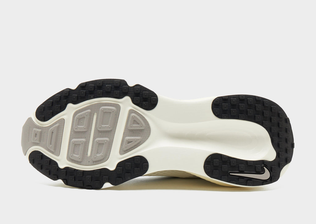 Nike Vomero 18 image
