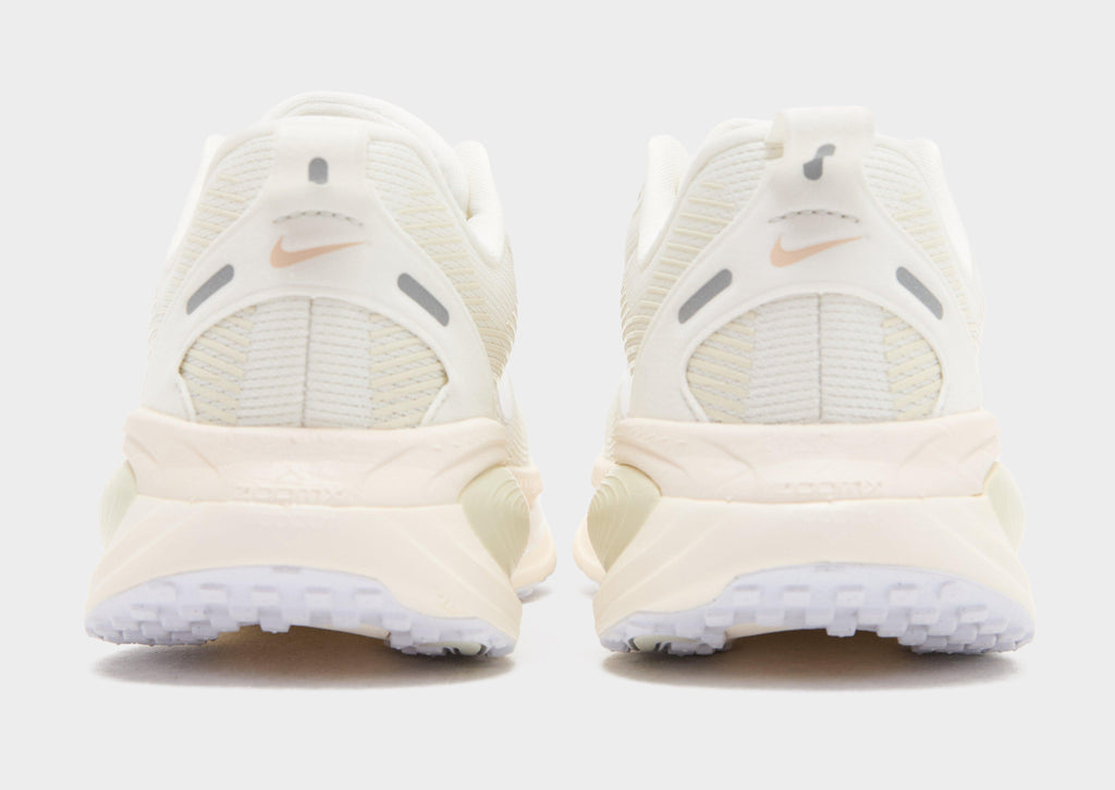Nike Vomero 18 Women's image