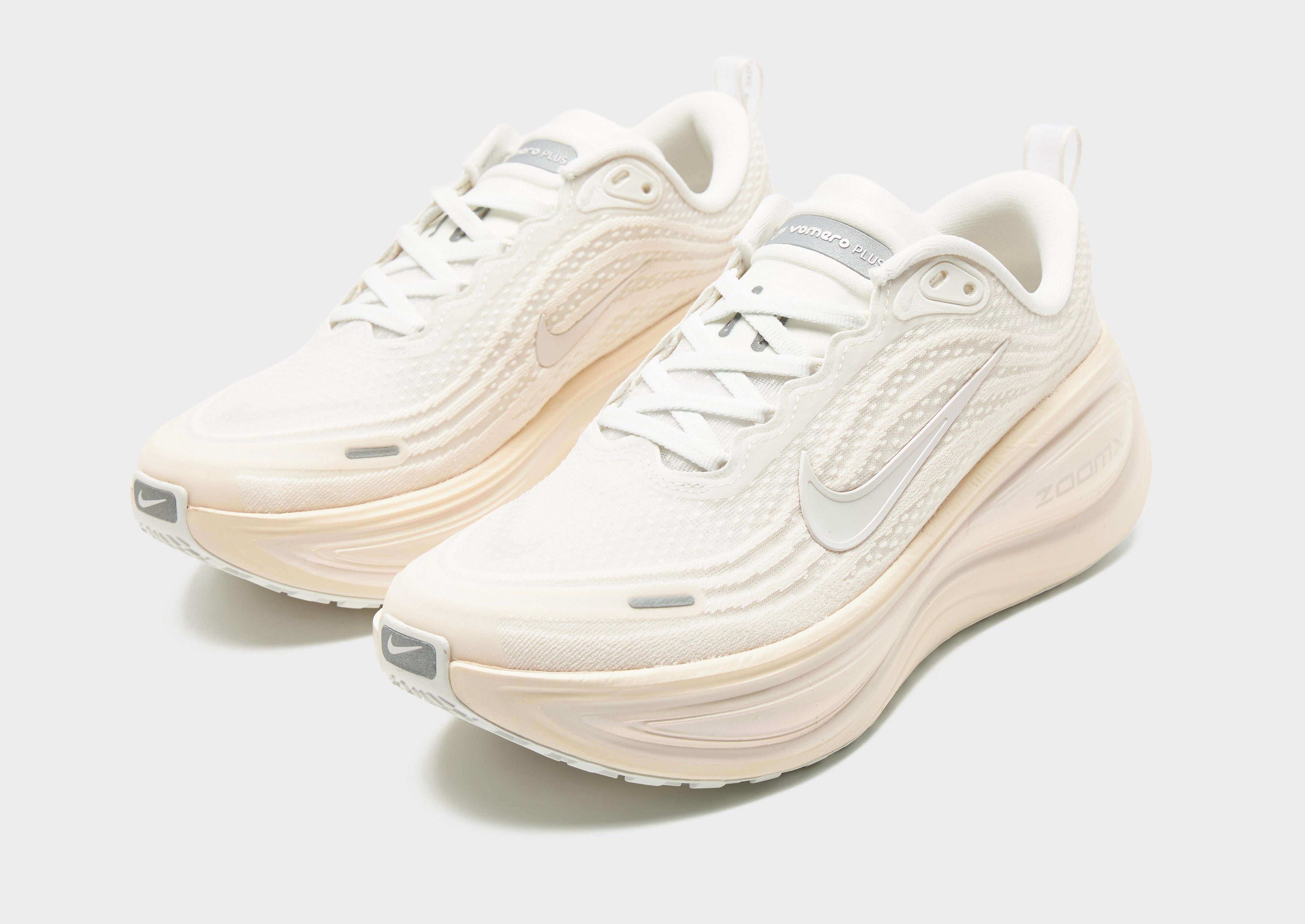 Nike Vomero Plus Women's image