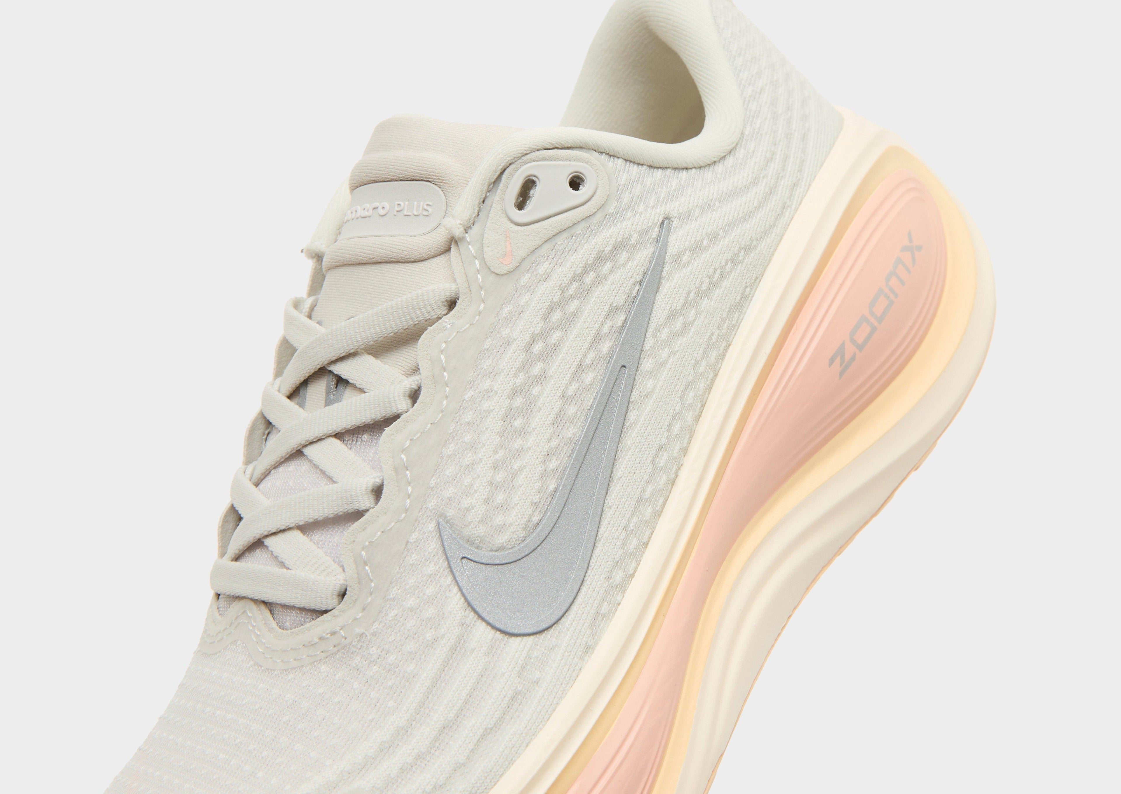 Nike Vomero Plus Women's image