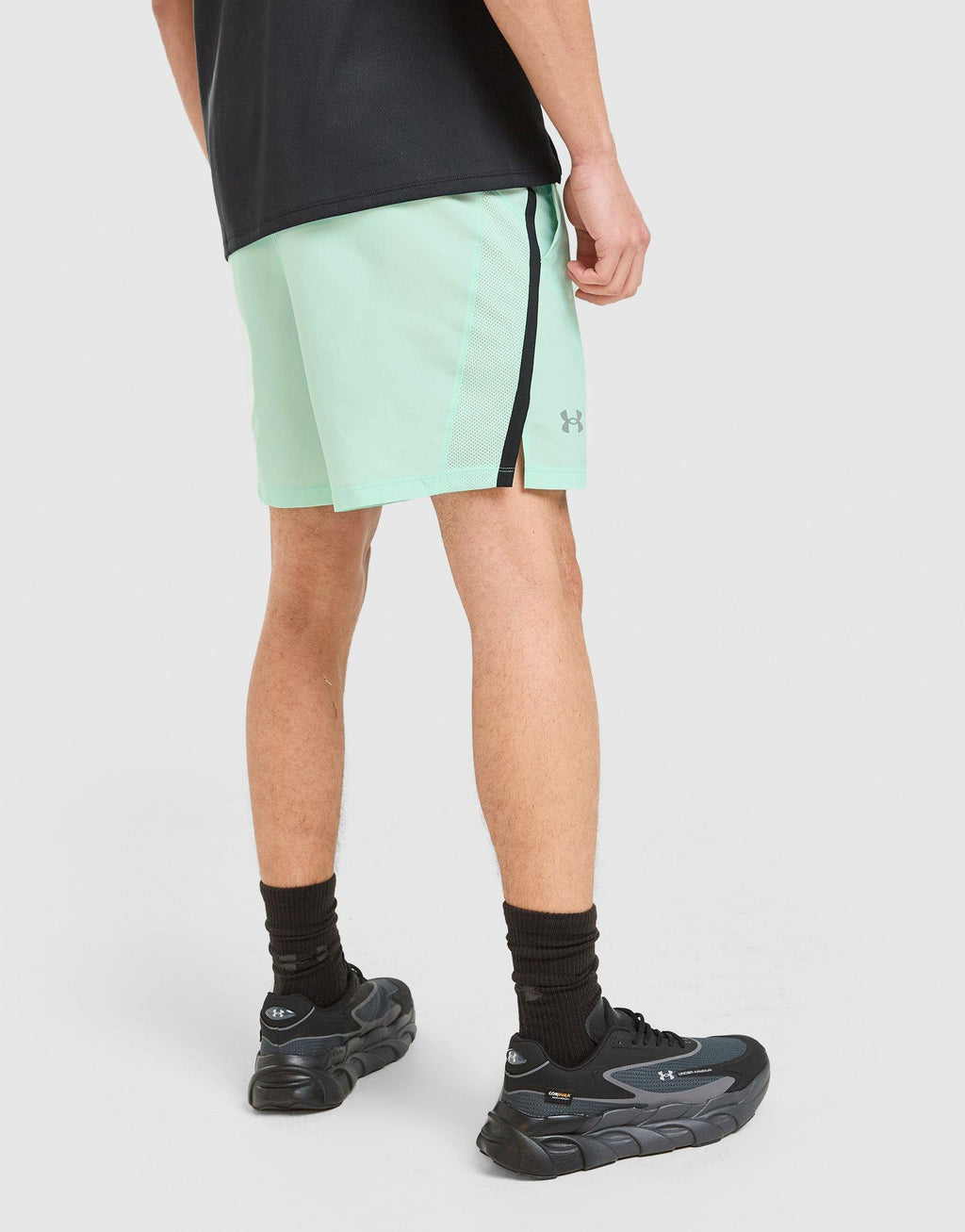 Under Armour Launch 7" Shorts image