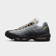 Air Max 95 Essential Image 1 - LUZACTIVE - AUSTRALIA