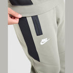Air Max Fleece Track Pants Image 4 - LUZACTIVE - AUSTRALIA