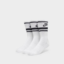 Dri-FIT Everyday Essential Crew Socks (3 Pack) Image 1 - LUZACTIVE - AUSTRALIA
