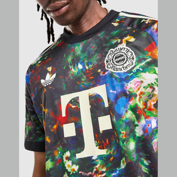 FC Bayern Munich Weisn Shirt Image 2 - LUZACTIVE - AUSTRALIA