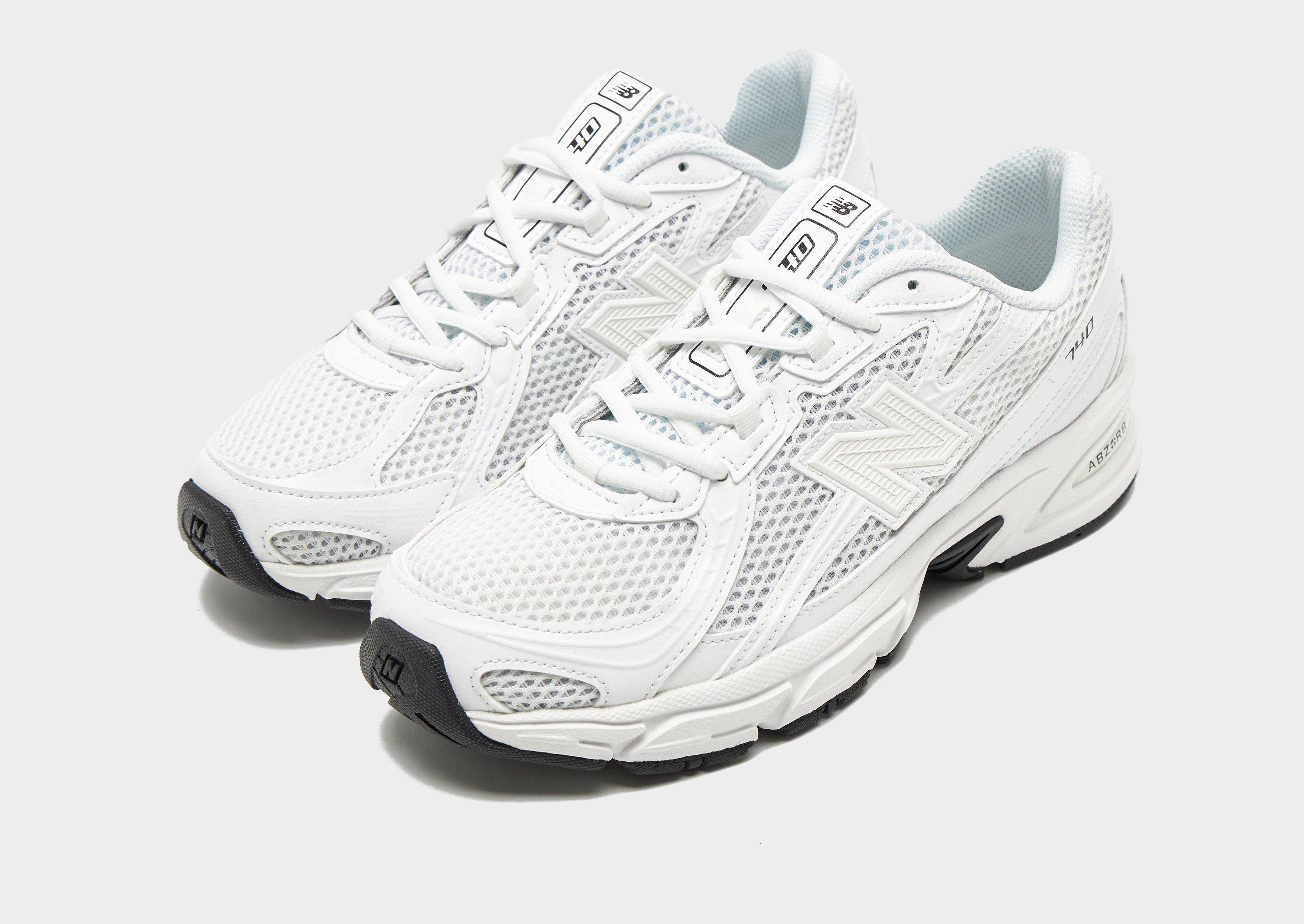 New Balance 740 image