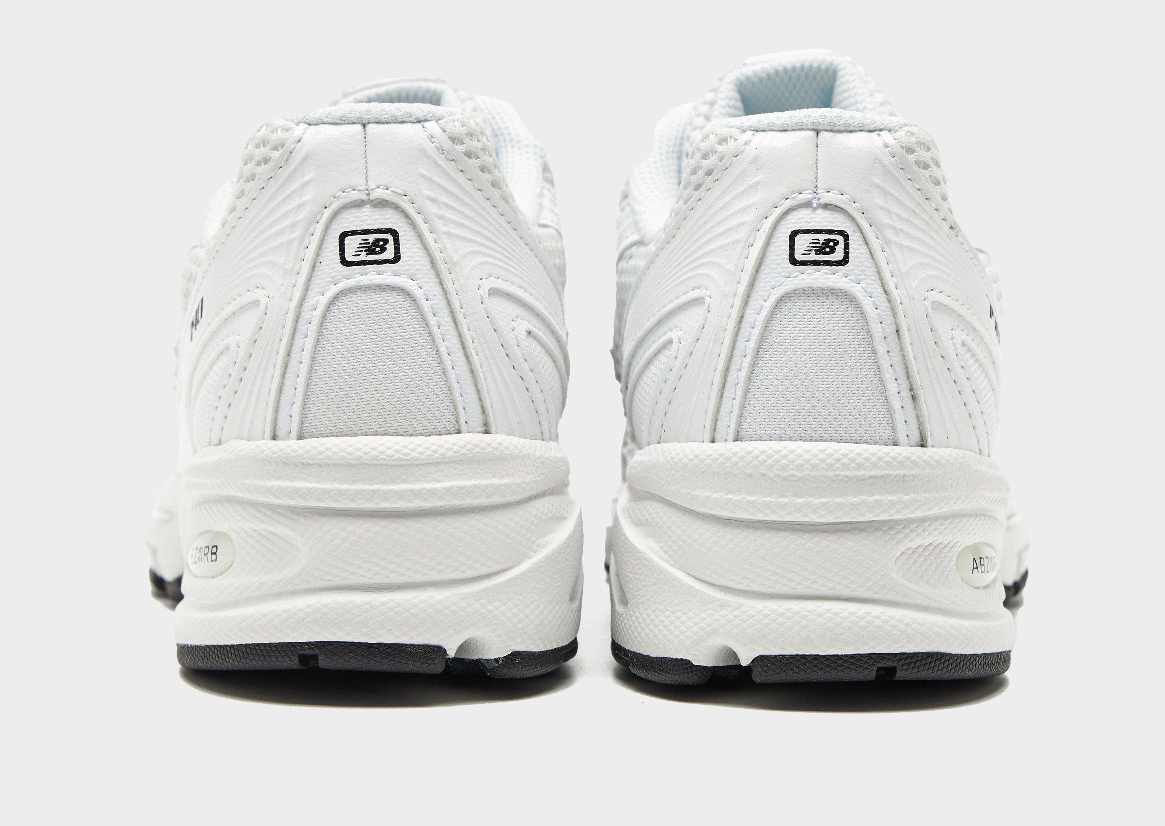 New Balance 740 image