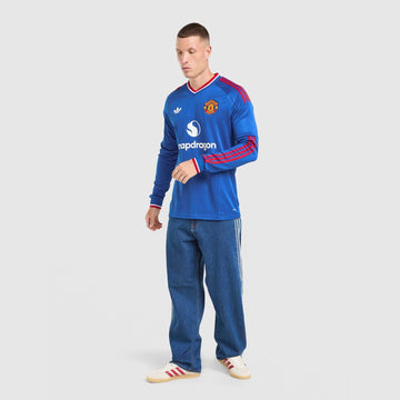 Manchester United FC 2026/27 Long Sleeve Away Shirt Image 2 - LUZACTIVE - AUSTRALIA