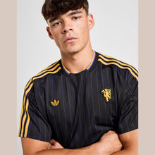 Manchester United FC Icons Shirt Image 1 - LUZACTIVE - AUSTRALIA