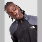 Mountain Athletics Ply 1/4 Zip Image 3 - LUZACTIVE - AUSTRALIA