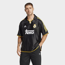 Real Madrid 1999/00 Away Shirt Image 1 - LUZACTIVE - AUSTRALIA