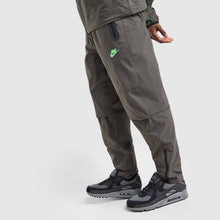 Tech Woven Pants Image 1 - LUZACTIVE - AUSTRALIA