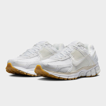 Zoom Vomero 5 Women's Image 2 - LUZACTIVE - AUSTRALIA